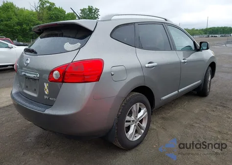 2013 Nissan Rogue Sv z USA, uszkodzony, nr VIN JN8AS5MV5DW647261